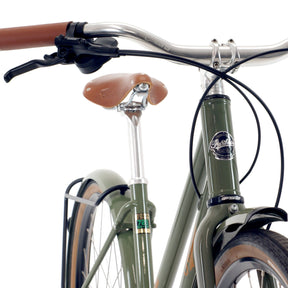 The front section of the Pashley Pathfinder bicycle including headbadge